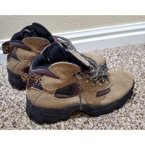 Women’s Nike Boots Size 8 US Brown Suede Leather Lace-Up Rugged Outdoor Trail